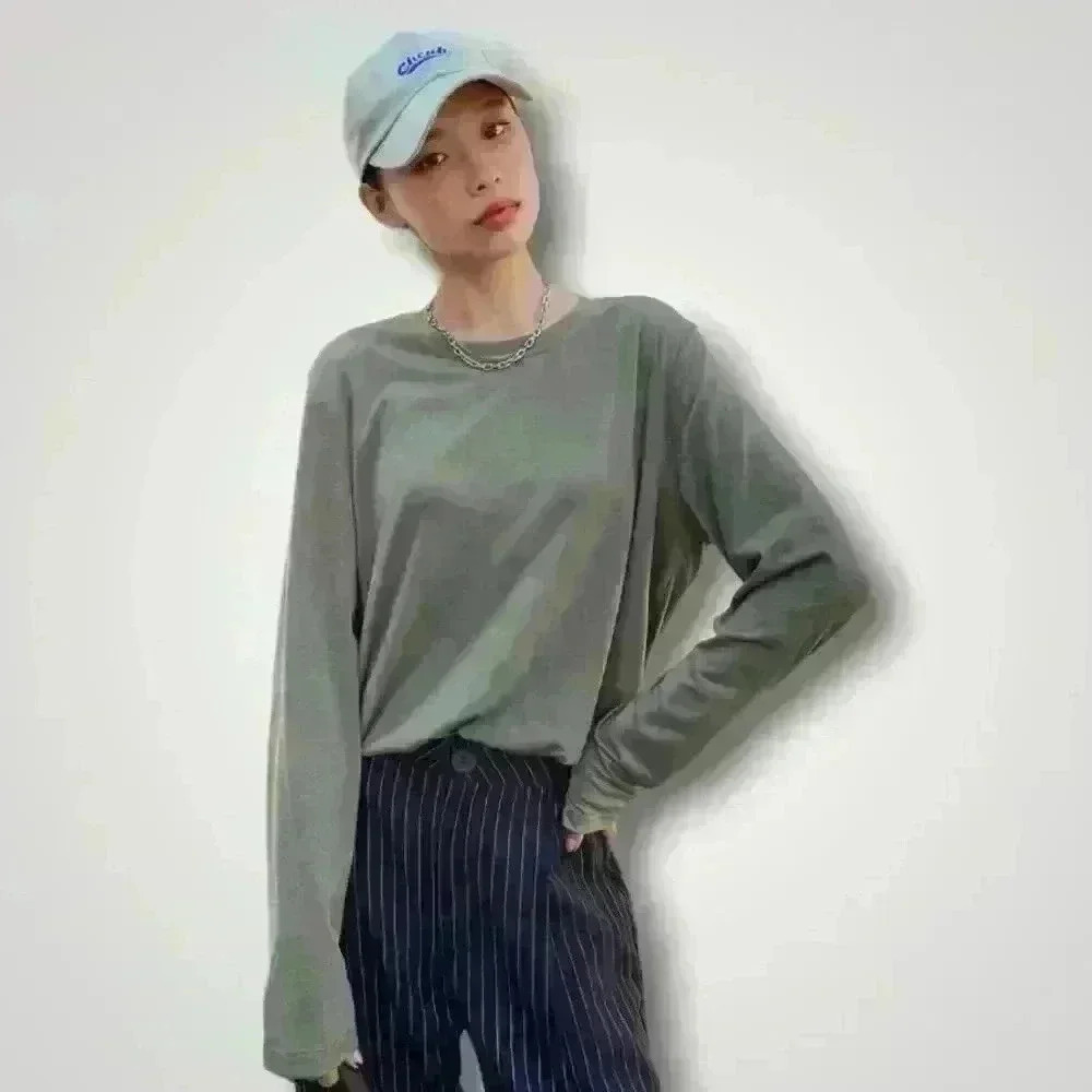 Solid Relaxed Round Neck Long Sleeve Tee - Picture 13 of 13